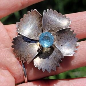 Vintage 925 sterling silver STERLING BY JORDAN blue topaz flower brooch